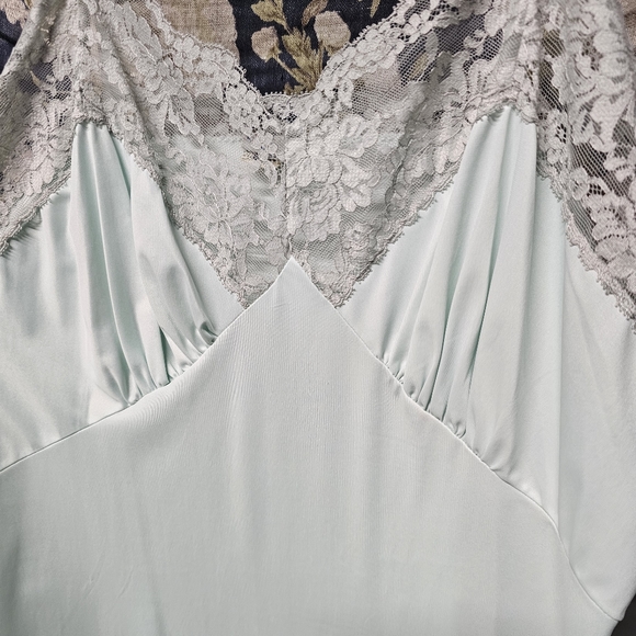 Vintage Charmode Mint Green with Ivory Lace Trim Chemise Slip Nightgown Size 38 - Picture 2 of 8